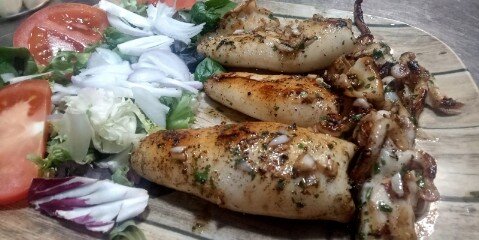 Calamares a la plancha en Palamós